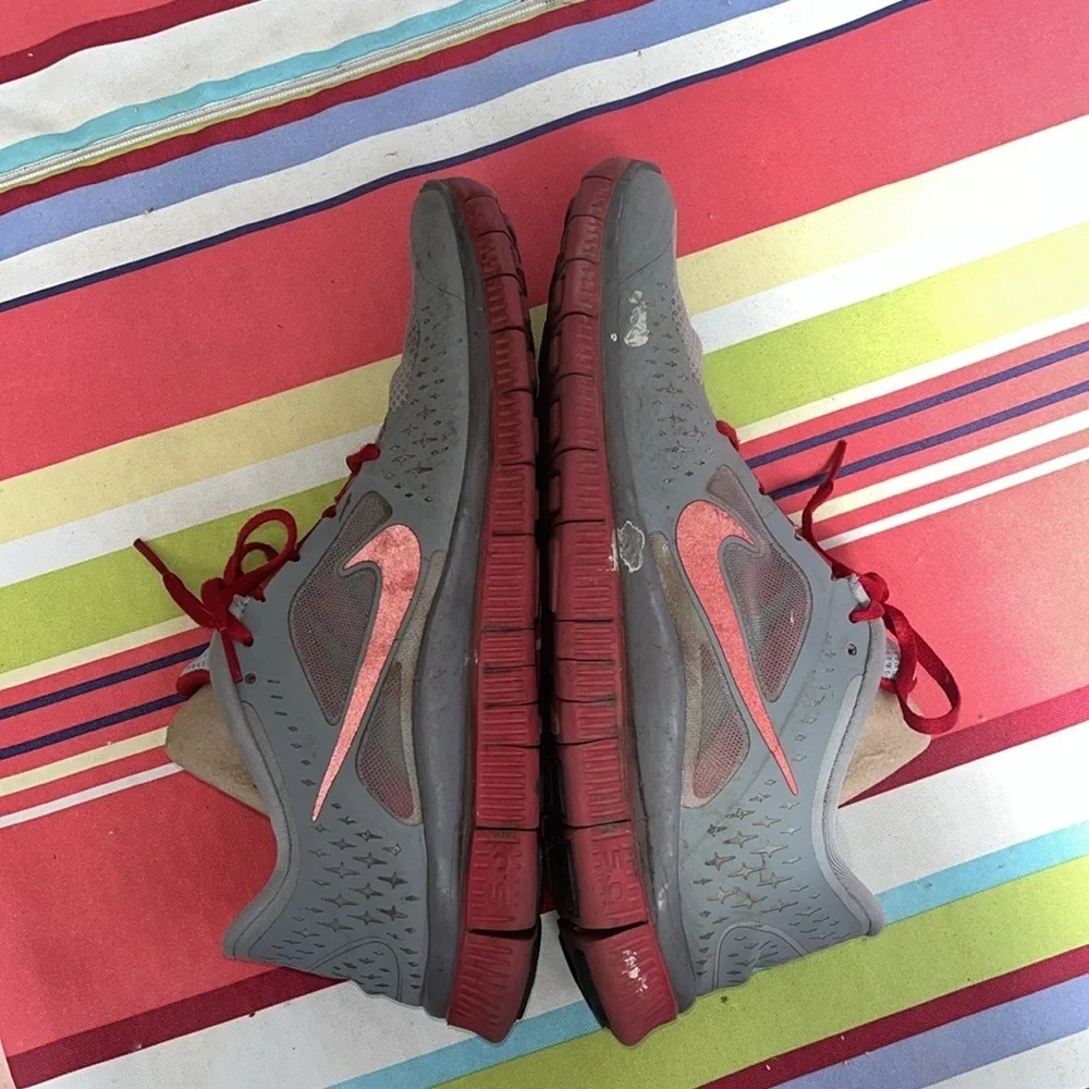 MEN’S 10.5 NIKE FREE RUN 5.0 SHOES